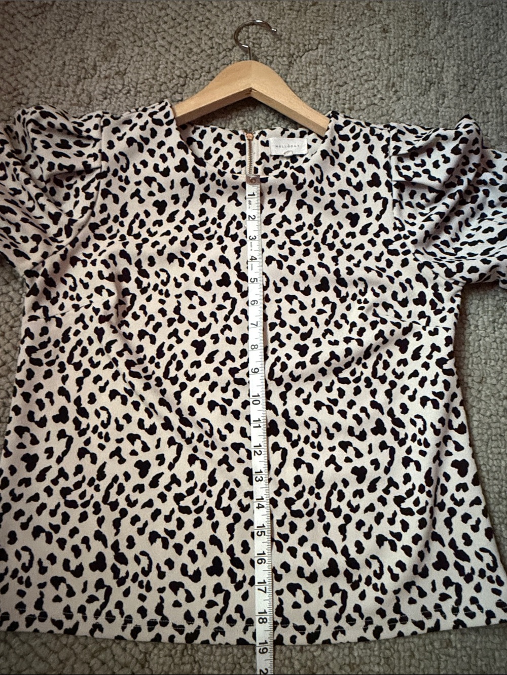 MELLODAY Black and White Leopard Puff Sleeve Blouse - Picture 11 of 11